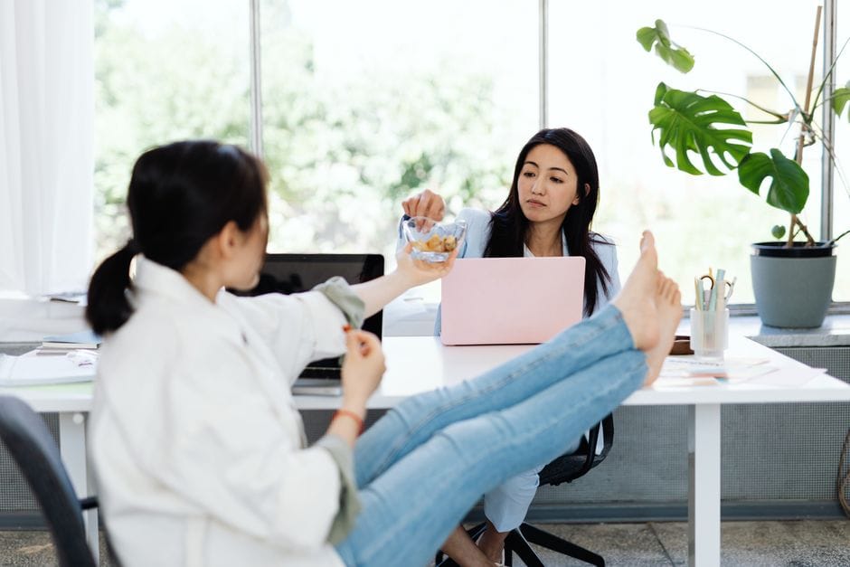 Pause attive in ufficio: spezzare le ore da seduti